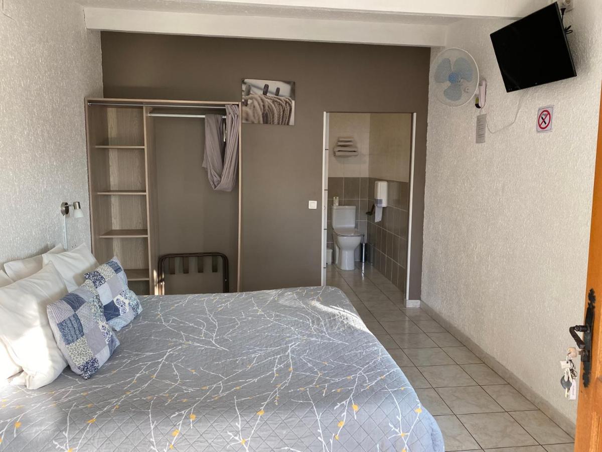 Logis Hotel La Chaumiere Marseillan  Exterior photo